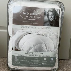Brand New Size Twin Duvet Kathy Ireland Home White Goose Feather and Down